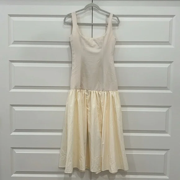 Cream ruffle midi dress - Picture 2 of 2